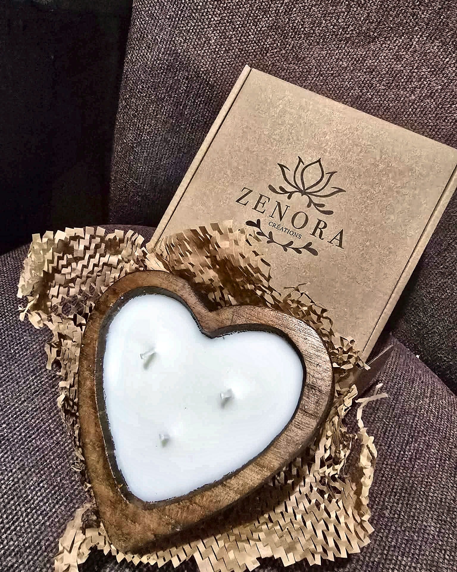 Bougie cœur Zenora avec sa boîte-cadeau kraft